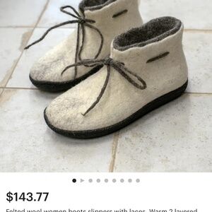 Felted wool women boots slippers with laces. Ankle booties.